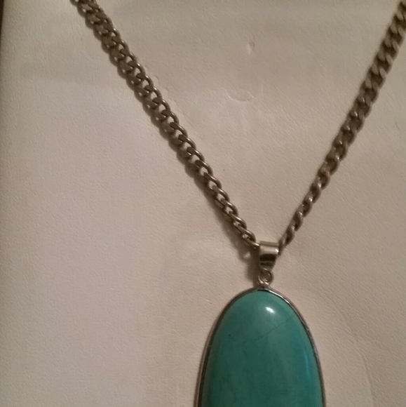 Turquoise pendant with silver Italian chain - Picture 2 of 4